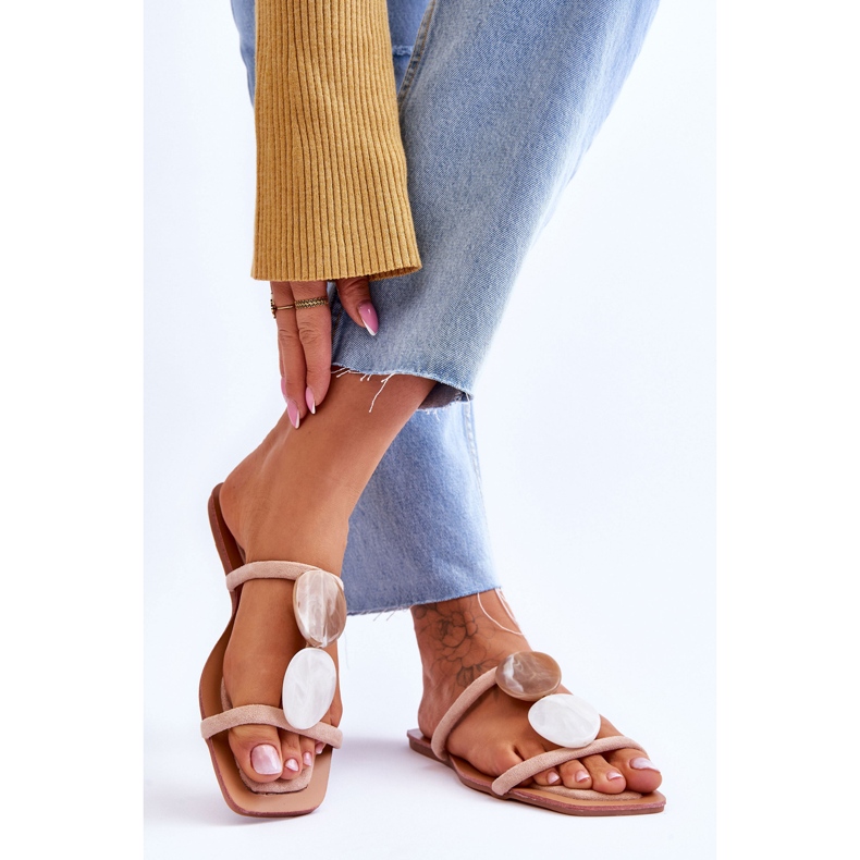 Chinelos de camurça com aplicações Victoria Nude bege 2