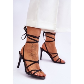 Sandália Feminina Amarrada em Salto Alto Preto Meya 2