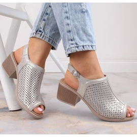 Sandália de couro vazada Filippo bege/dourada DS4475 dourado 2