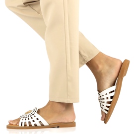 Chinelos femininos elegantes com aberturas e zircões Filippo DK4621/23 WH branco 7