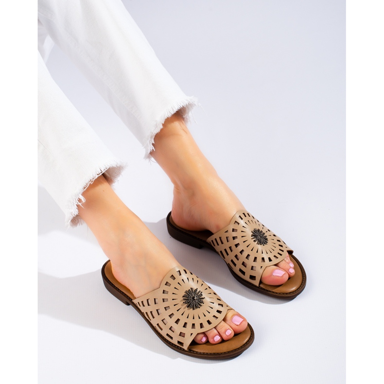 W. Potocki Chinelos femininos bege escuro vazados, Potocki 1