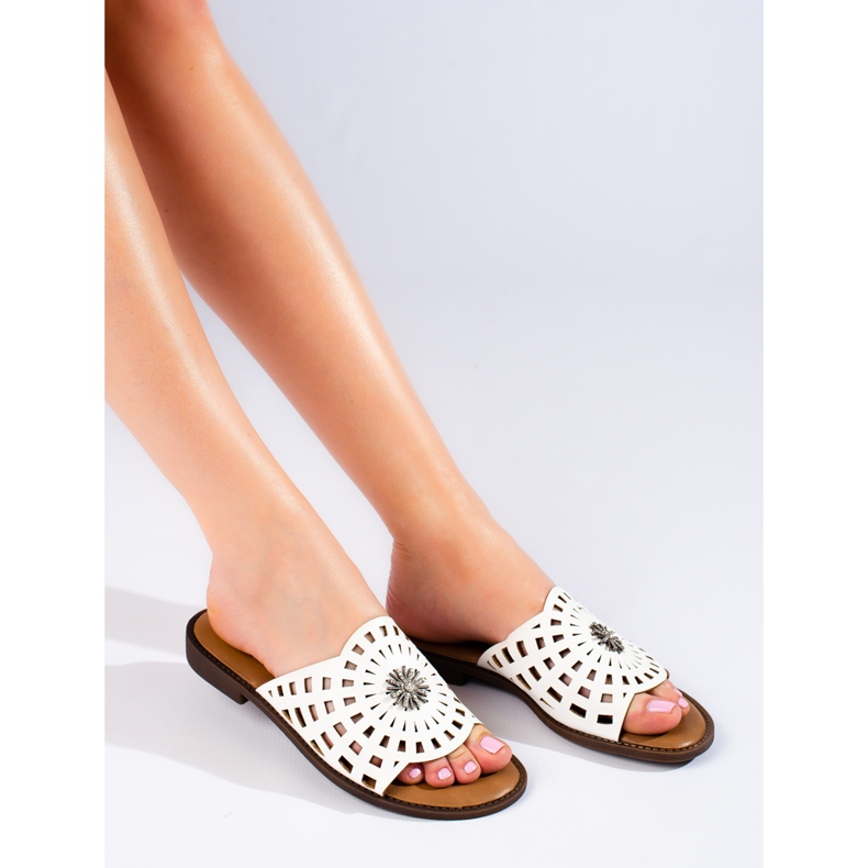 W. Potocki Chinelos brancos vazados para mulher da Potocki 1