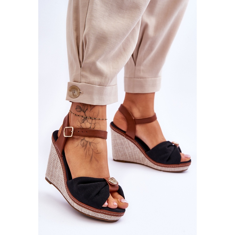 Sandálias femininas de cunha com decoração preta Candice preto 2