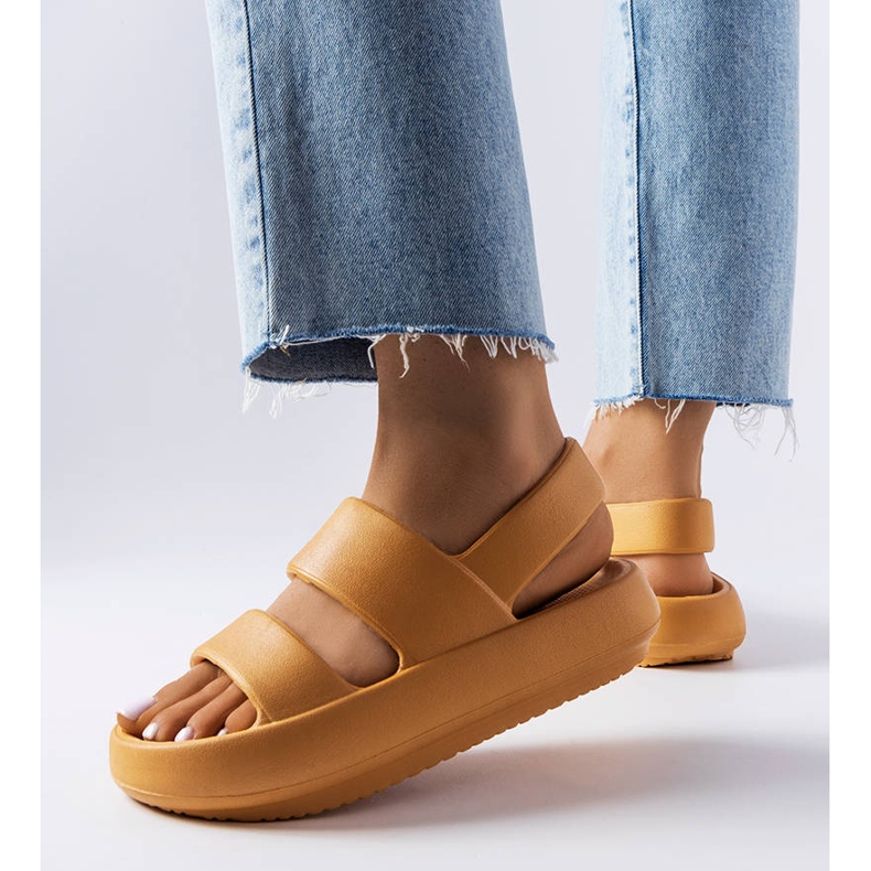 Sandália marrom Salinas castanho 1