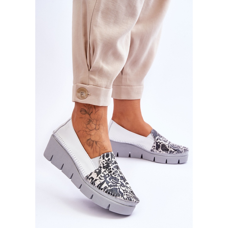 Tênis de cunha de couro Maciejka 5814A-11 branco-preto 2