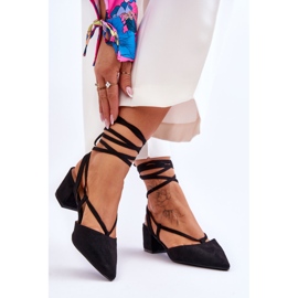 PG1 Sapatos de salto baixo Carlotte pretos com nó 2