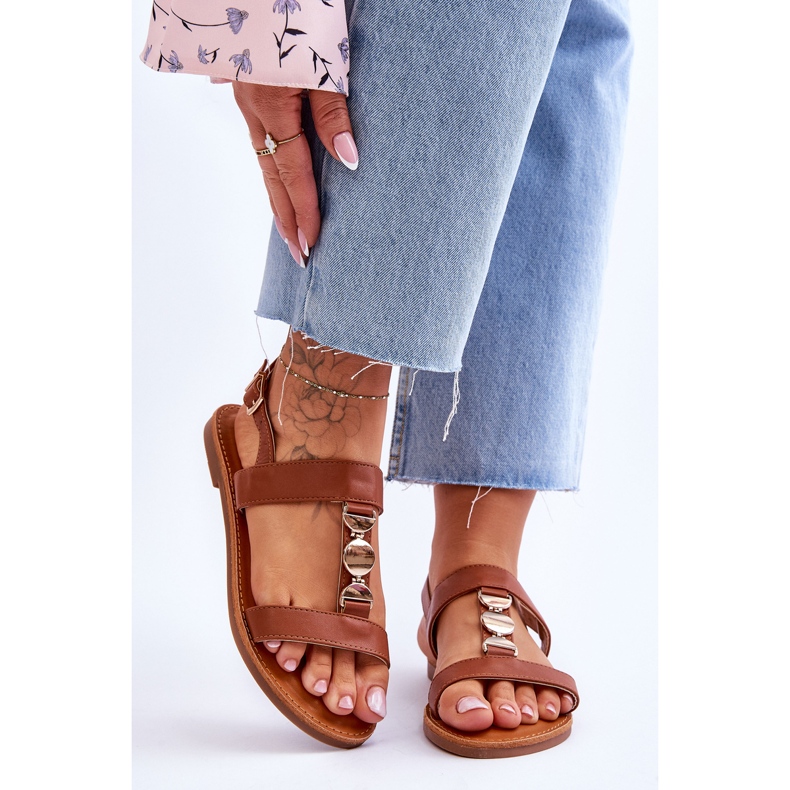 Sandálias femininas rasas com tira decorativa marrom baga castanho 1