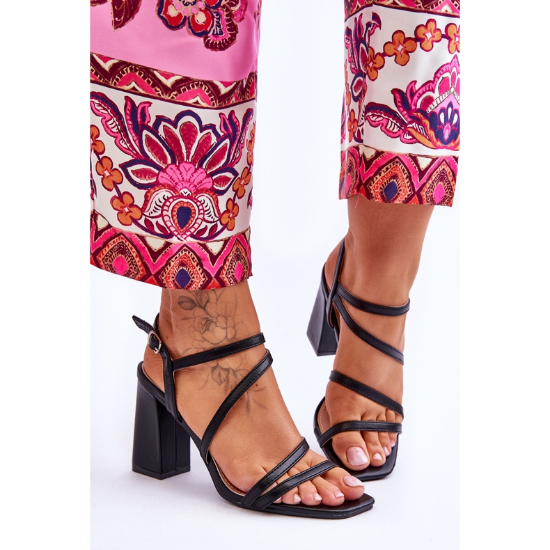 Sandália de salto de couro preto Florentina 1