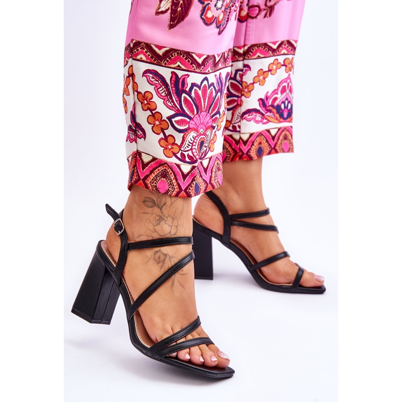 Sandália de salto de couro preto Florentina 2