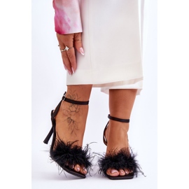 FB2 Sandália Feminina Com Penas Preto Tiffany 1