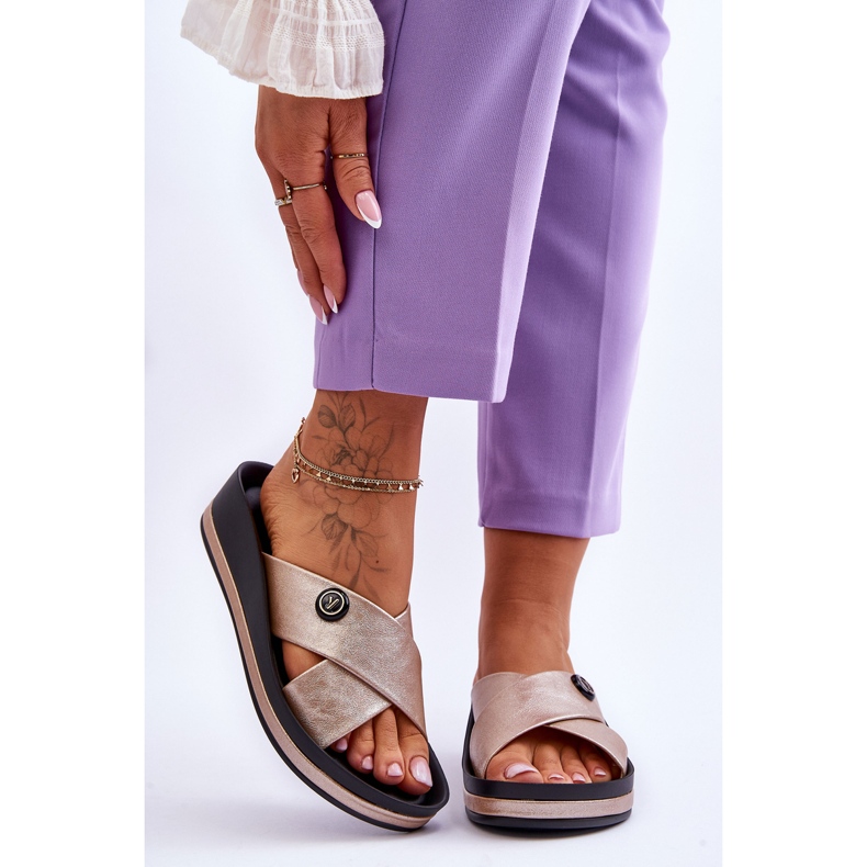 Vinceza Chinelos plataforma femininos dourados Brooklyn enfeitados 1