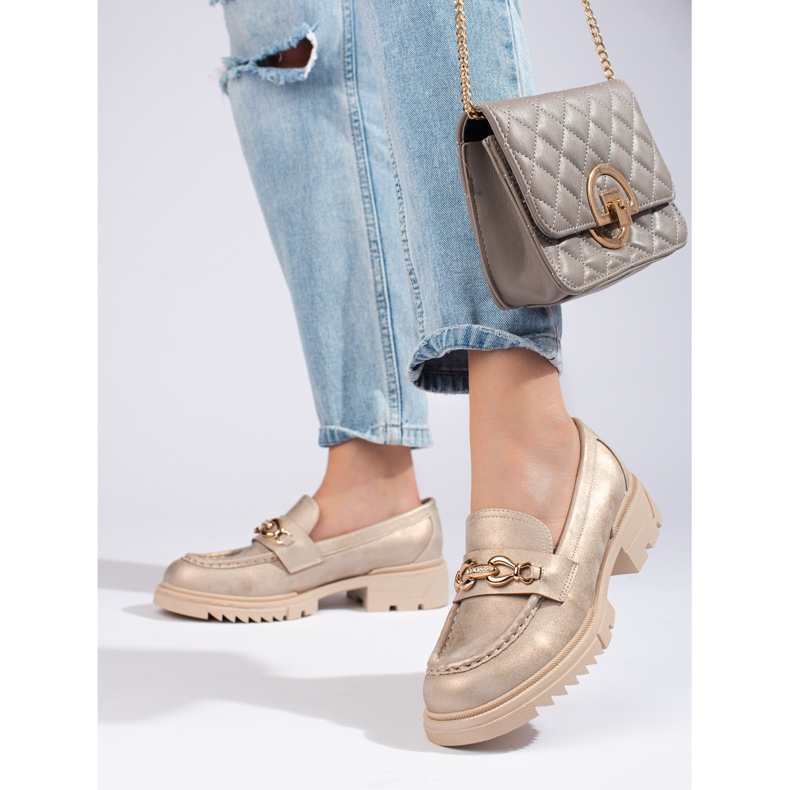 Brogues dourados com enfeites Shelovet 1