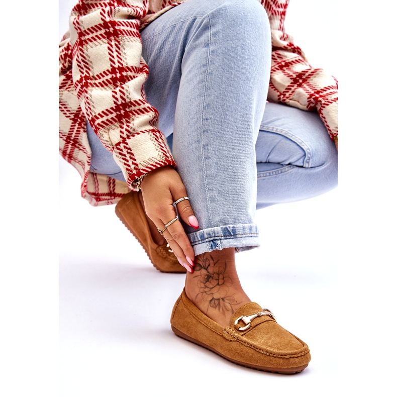 Mocassins clássicos de camurça com decoração de camelo marrom 2