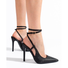 Scarpin preto de salto alto com cristais da Shelovet 1