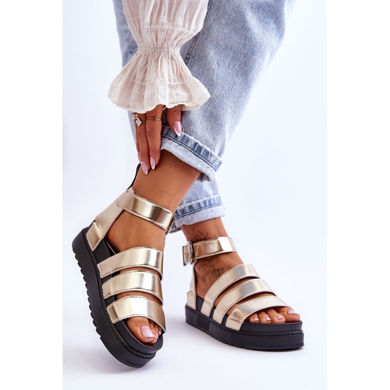 FM1 Sandálias On A Massive Platform Golden Lisbon dourado 2