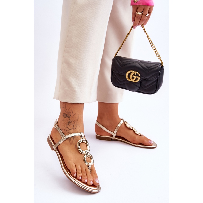 Sandálias douradas Keep Going de salto baixo de couro dourado 2