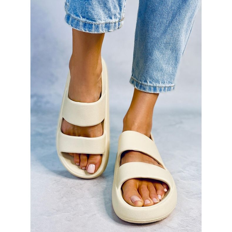 Boddie sandálias de borracha bege 1