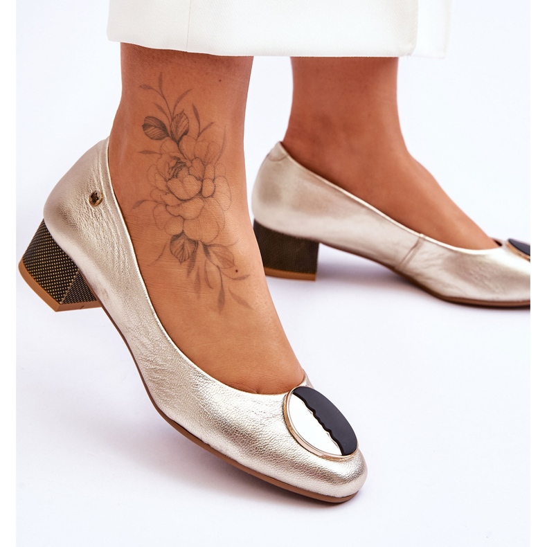 Sapatos de salto baixo de couro Maciejka 05960-25 ouro dourado 2