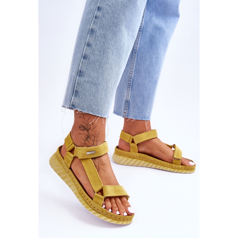 Sandália Big Star Camurça Velcro LL276013 Amarela amarelo 2