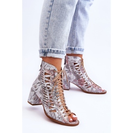 Botas de couro Openwork Maciejka 04040-11 branco 2