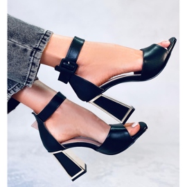 Tamara Sandália preta com salto geométrico preto 1 Tamara Sandália preta com salto geométrico preto 1