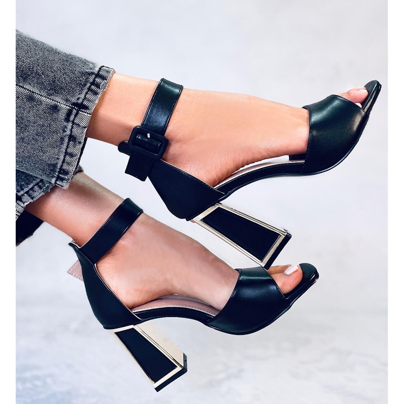 Tamara Sandália preta com salto geométrico preto 1 Tamara Sandália preta com salto geométrico preto 1