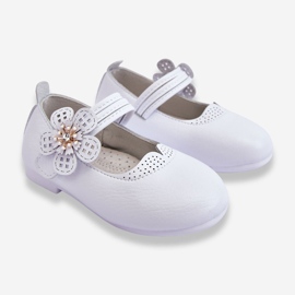 Sabrinas infantis de couro com flor branca Cobi branco 2