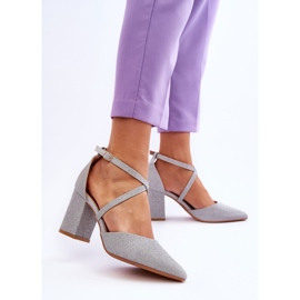 Sapatos brilhantes da moda em um salto Galaxy prateado prata 2 Sapatos brilhantes da moda em um salto Galaxy prateado prata 2